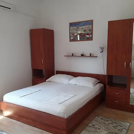Drvenik Donja Vala 13527a Apartment *